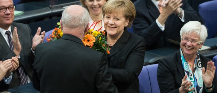 Angelobung Angela Merkel im Hintergrund Ursula von der Leyen Dezember 2013