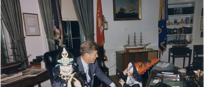 president john f. kennedy mit Kindern im OvalOffice